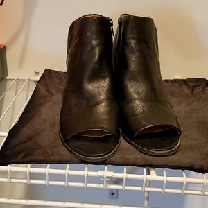 Lucky Brand black leather Baaka booties 8.5